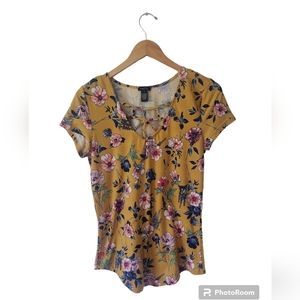 rue 21 Shirt Blouse. Flowers. Mustered. Size XL